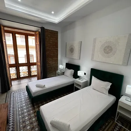 Grand Larios Apartment *