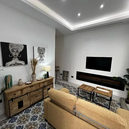 Grand Larios Apartment *